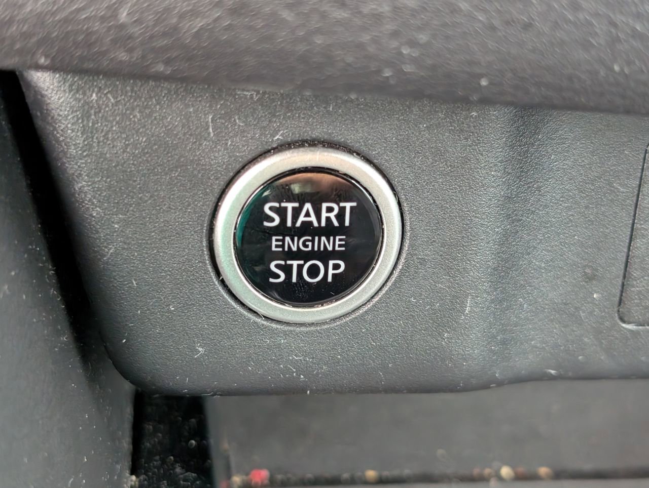 Used 2023 Nissan Rogue SV image 18