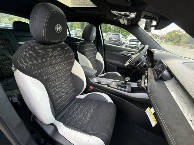 New 2026 Alfa Romeo Tonale w/ Active Assist Package AWD/4WD image 15
