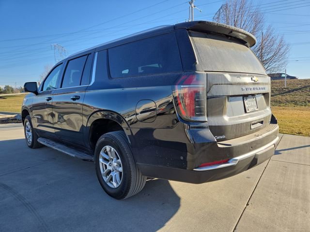 Used 2025 Chevrolet Suburban LT image 10