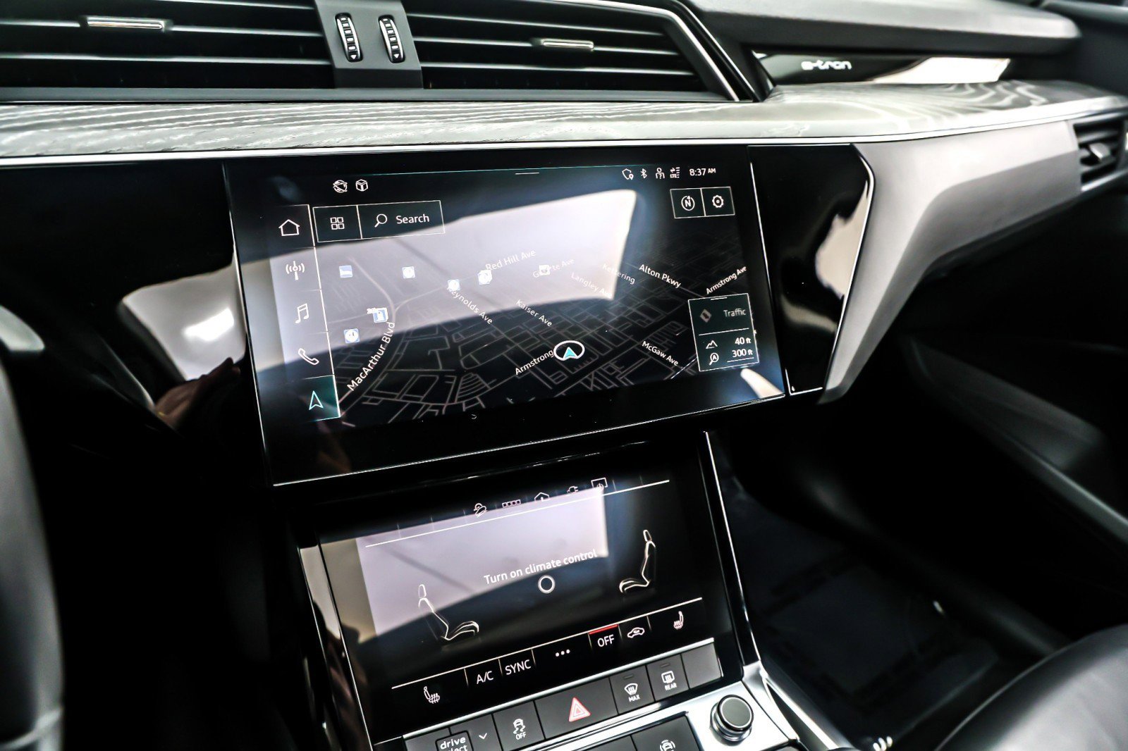 Used 2022 Audi e-tron Premium w/ Convenience Plus Package image 21