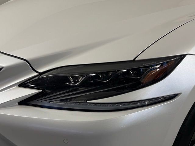 Used 2018 Lexus LS 500 w/ Interior Upgrade Package RWD image 9