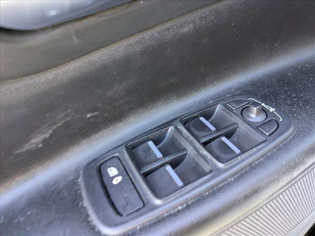 Used 2017 Jaguar XE Premium image 12