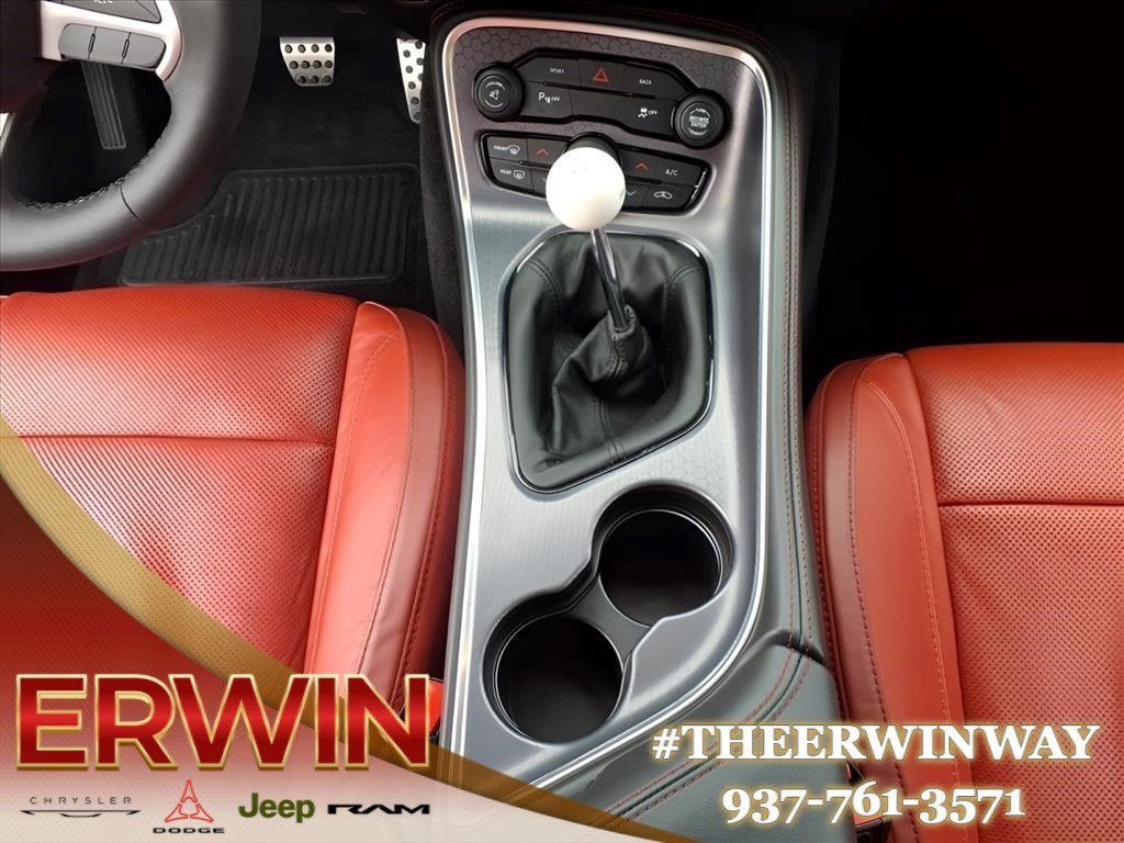 Used 2015 Dodge Challenger R/T Plus RWD image 25