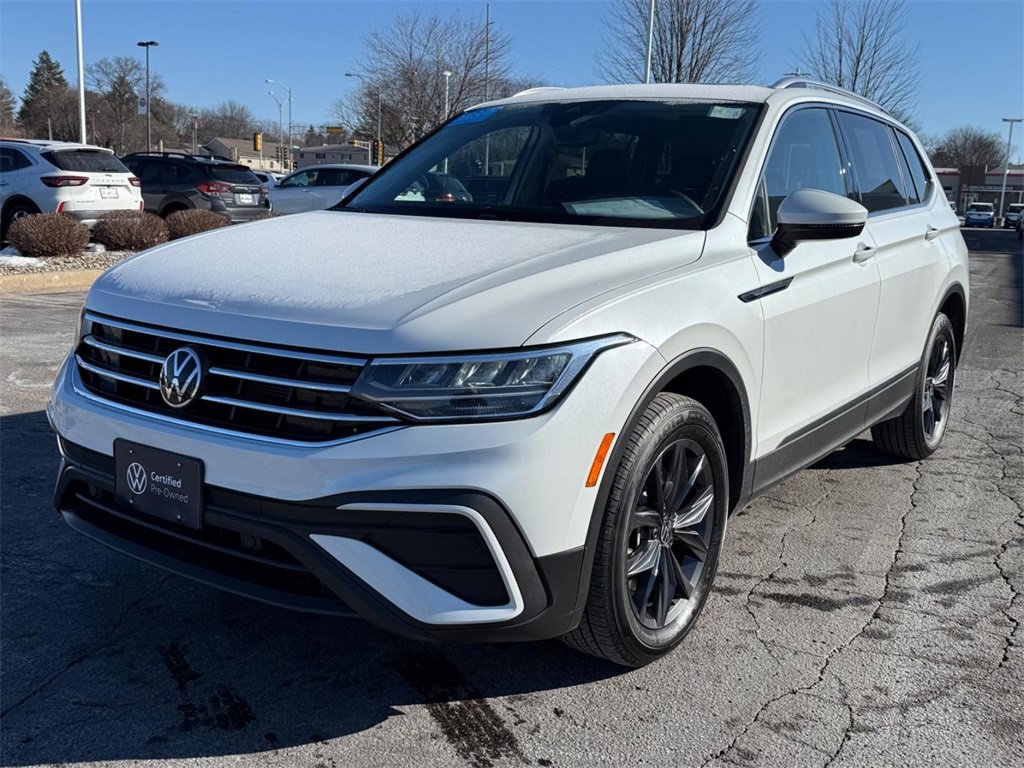 Certified 2023 Volkswagen Tiguan SE w/ Panoramic Sunroof Package image 8