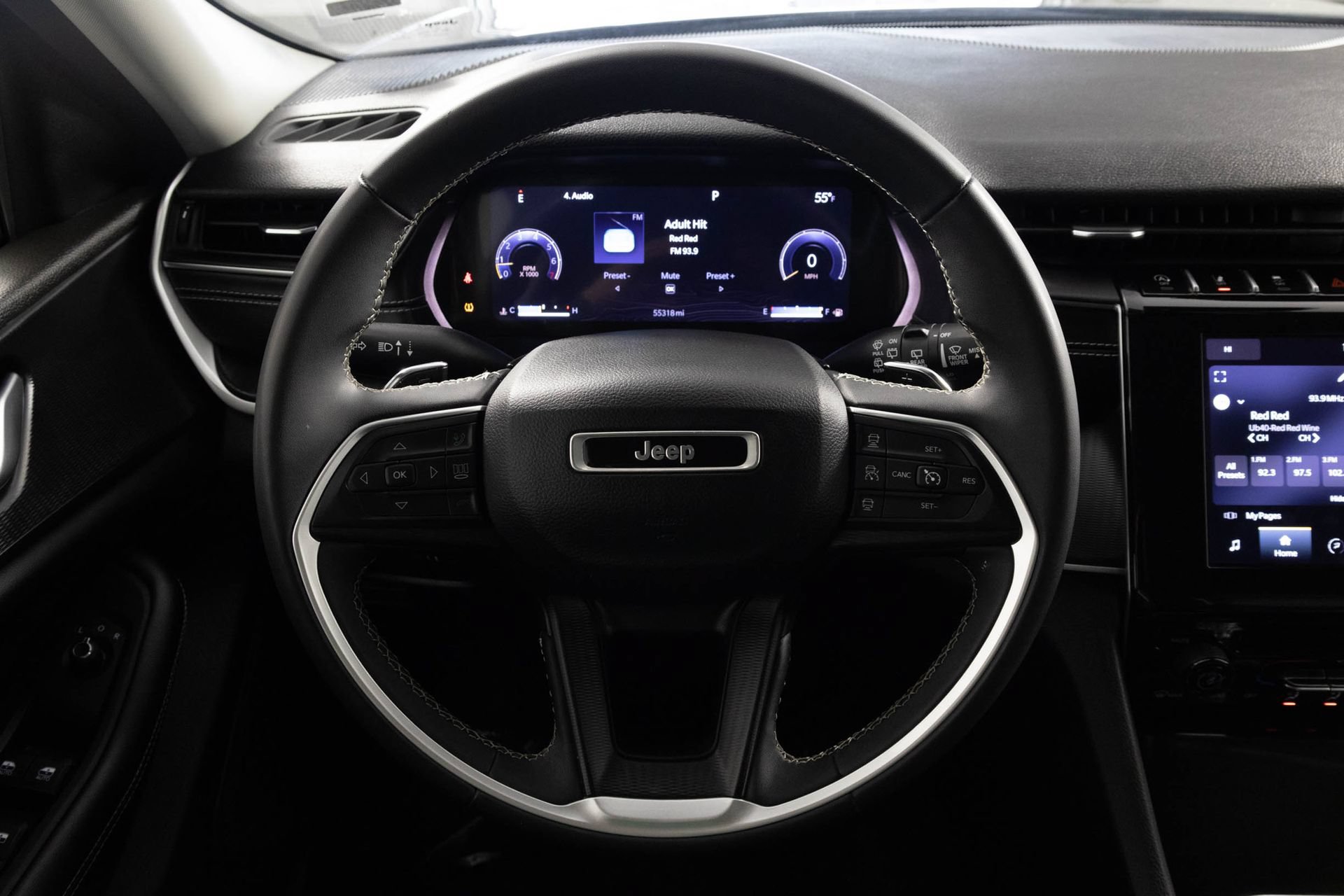 Used 2023 Jeep Grand Cherokee L Laredo AWD/4WD image 26
