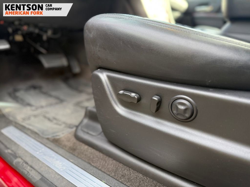 Used 2014 Cadillac Escalade Luxury image 37