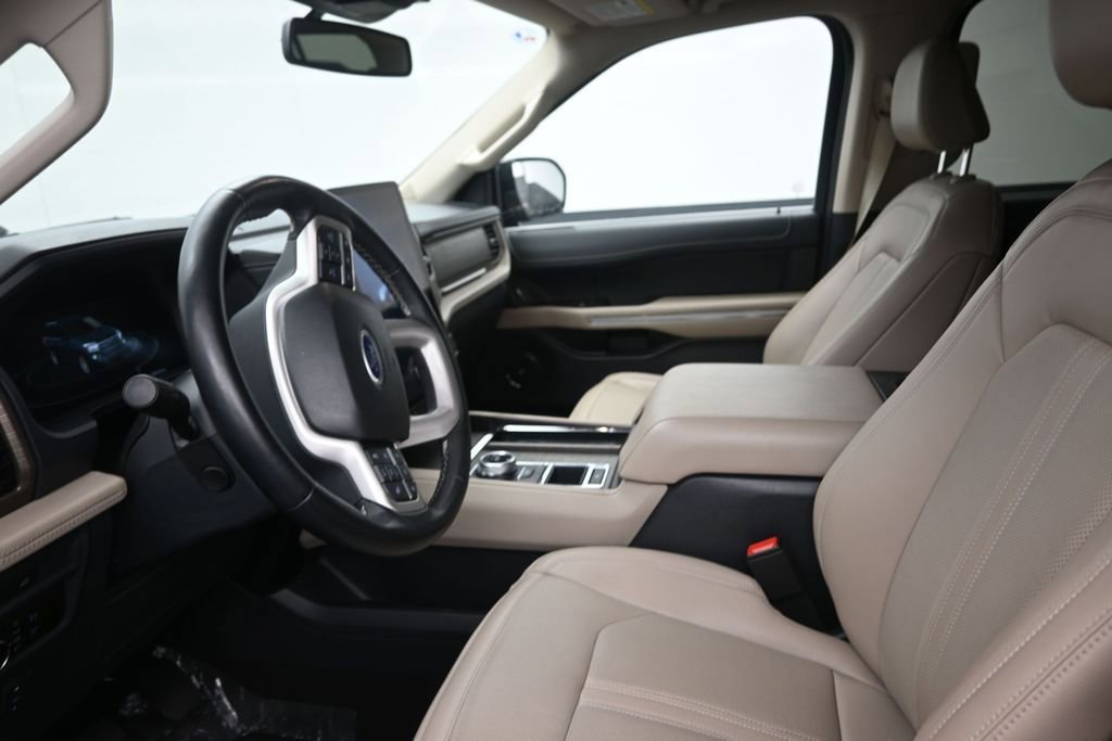Used 2023 Ford Expedition Limited RWD image 12