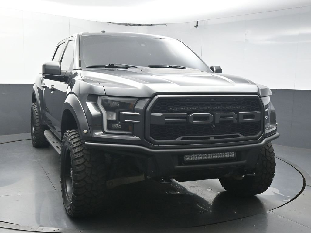 Used 2018 Ford F150 Raptor w/ Equipment Group 802A Luxury image 2