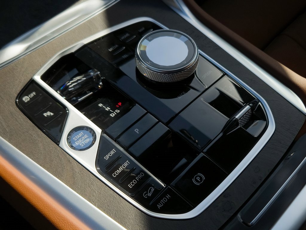 New 2026 BMW X6 xDrive40i w/ Executive Package image 11