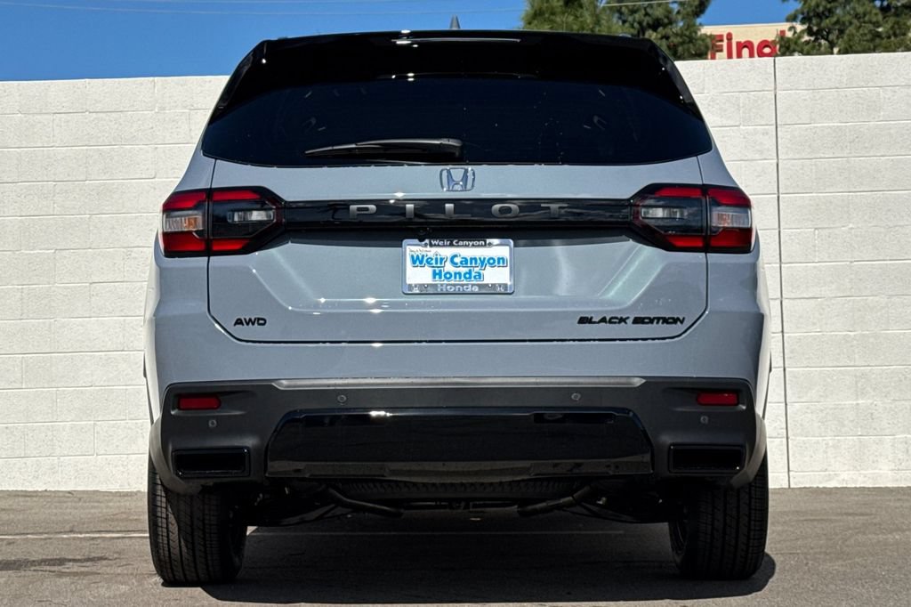 New 2026 Honda Pilot Black Edition image 5