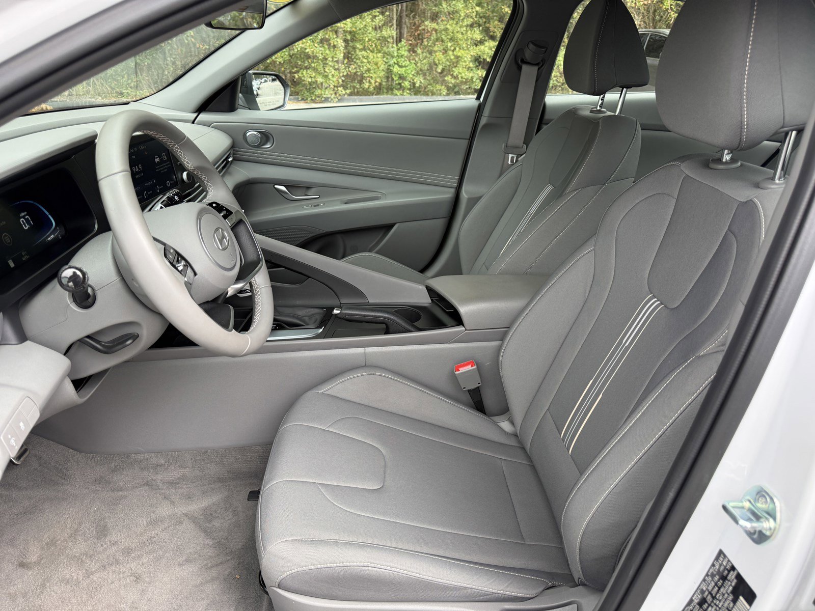 Certified 2025 Hyundai Elantra Sport image 11