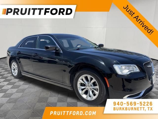 Used 2019 Chrysler 300 Touring RWD image 1