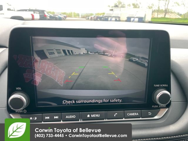 Used 2025 Nissan Rogue SV image 13