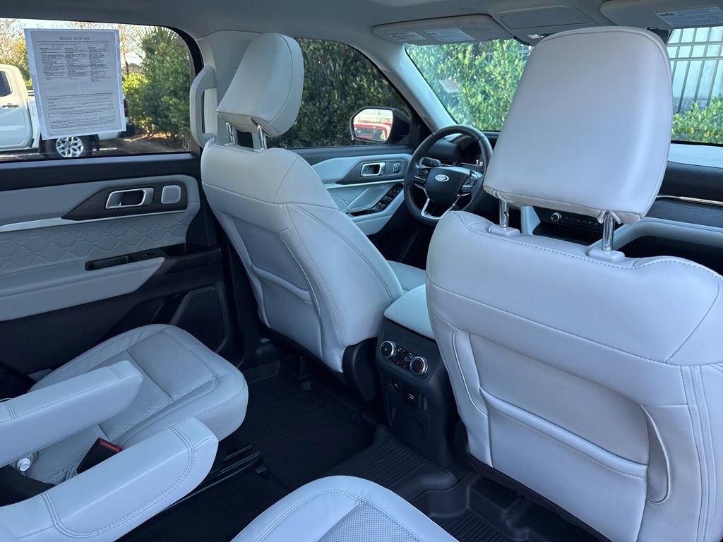 Used 2025 Ford Explorer Platinum w/ Ultimate Package image 24