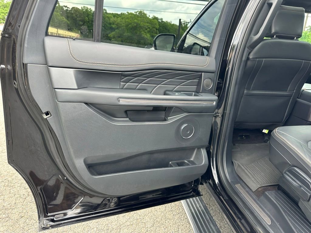 Used 2023 Ford Expedition Max Platinum AWD/4WD image 24