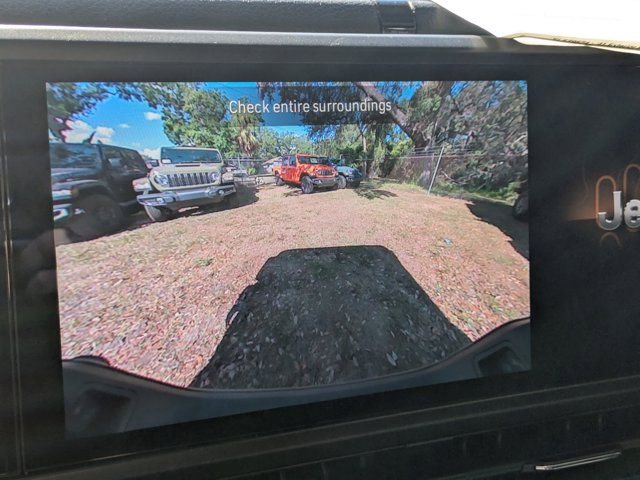 New 2025 Jeep Gladiator Sport image 18