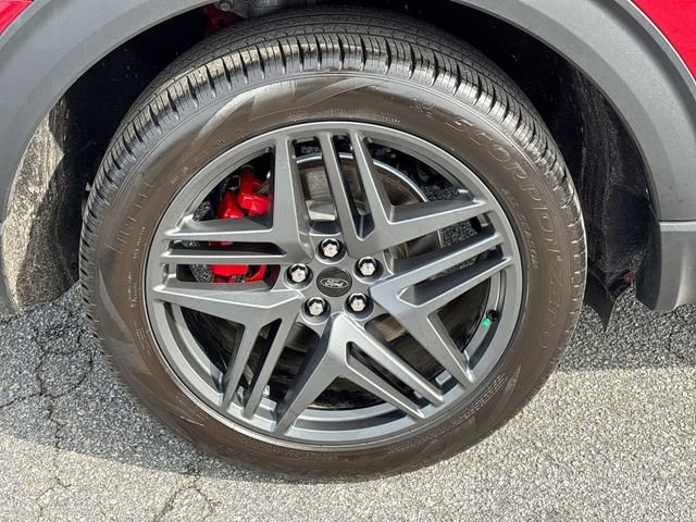 Certified 2025 Ford Explorer ST image 11