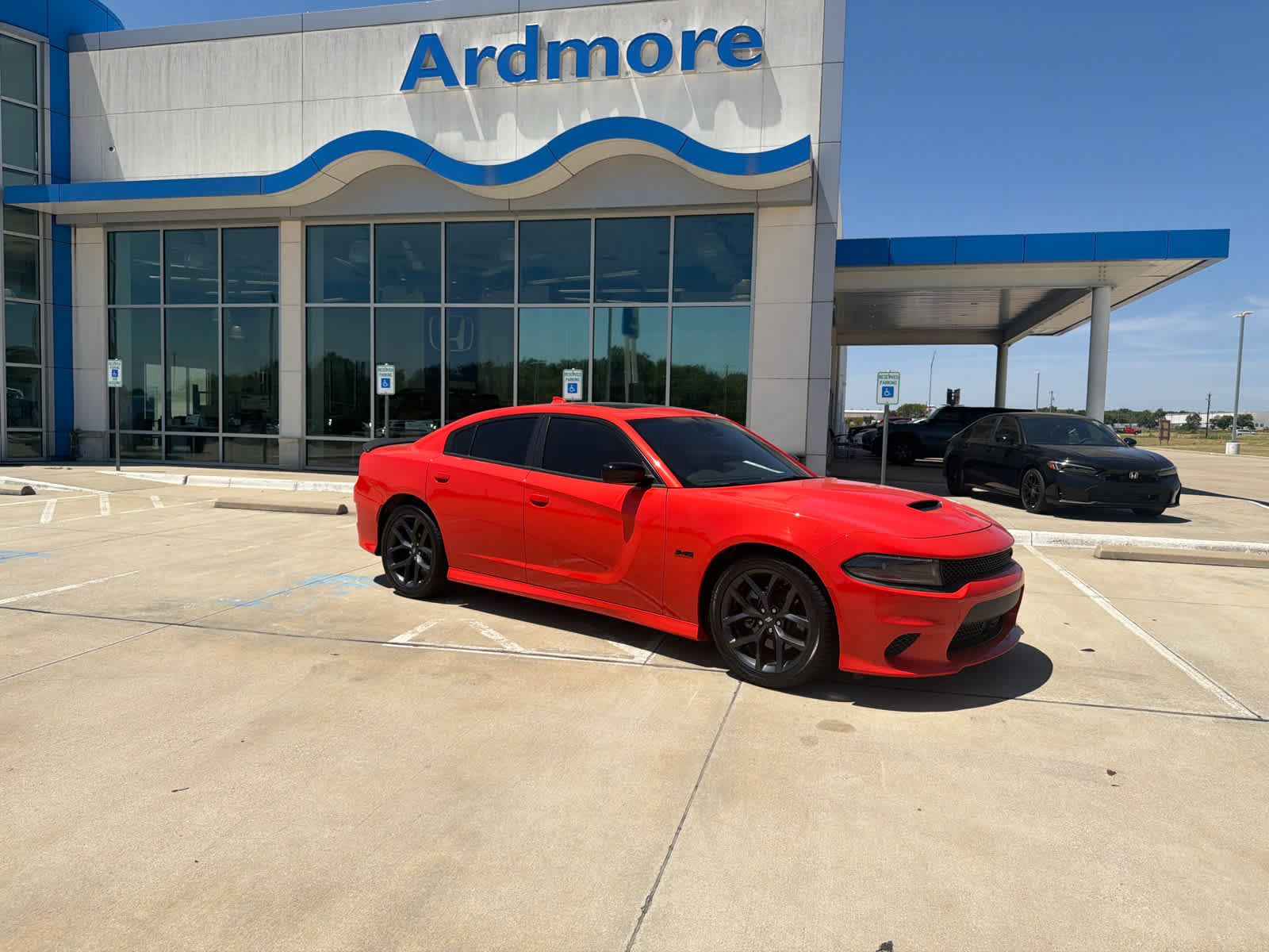 Used 2023 Dodge Charger R/T w/ Blacktop Package RWD image 2