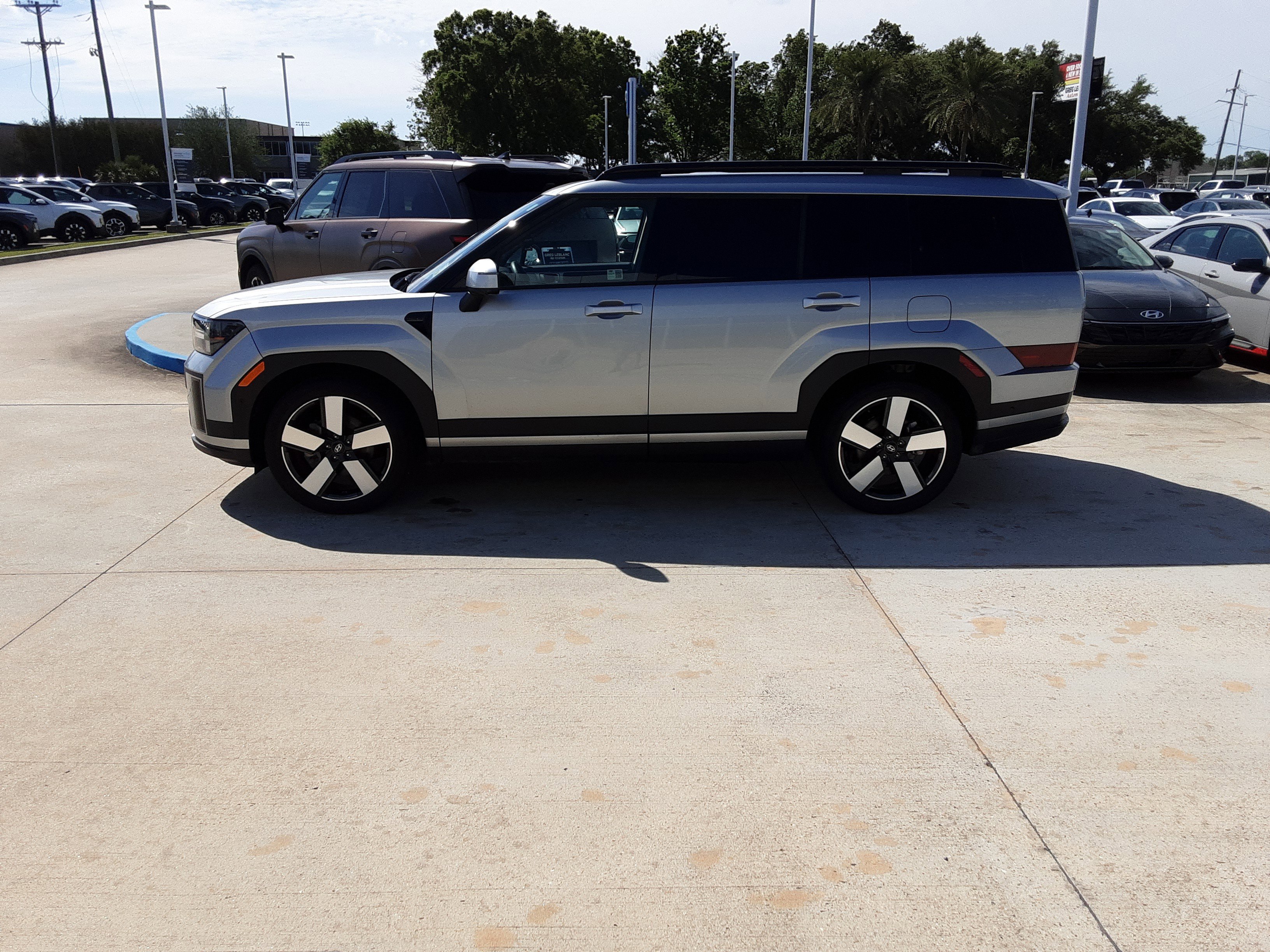 Used 2024 Hyundai Santa Fe Limited image 4