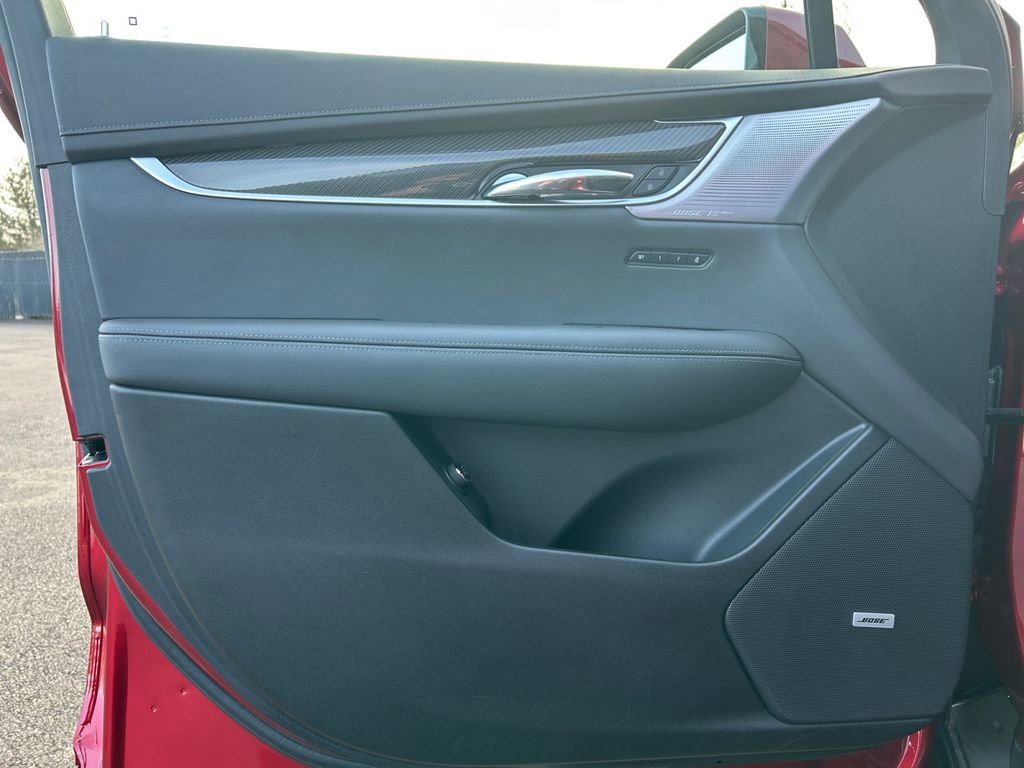 Used 2024 Cadillac XT6 Sport w/ Technology Package image 22