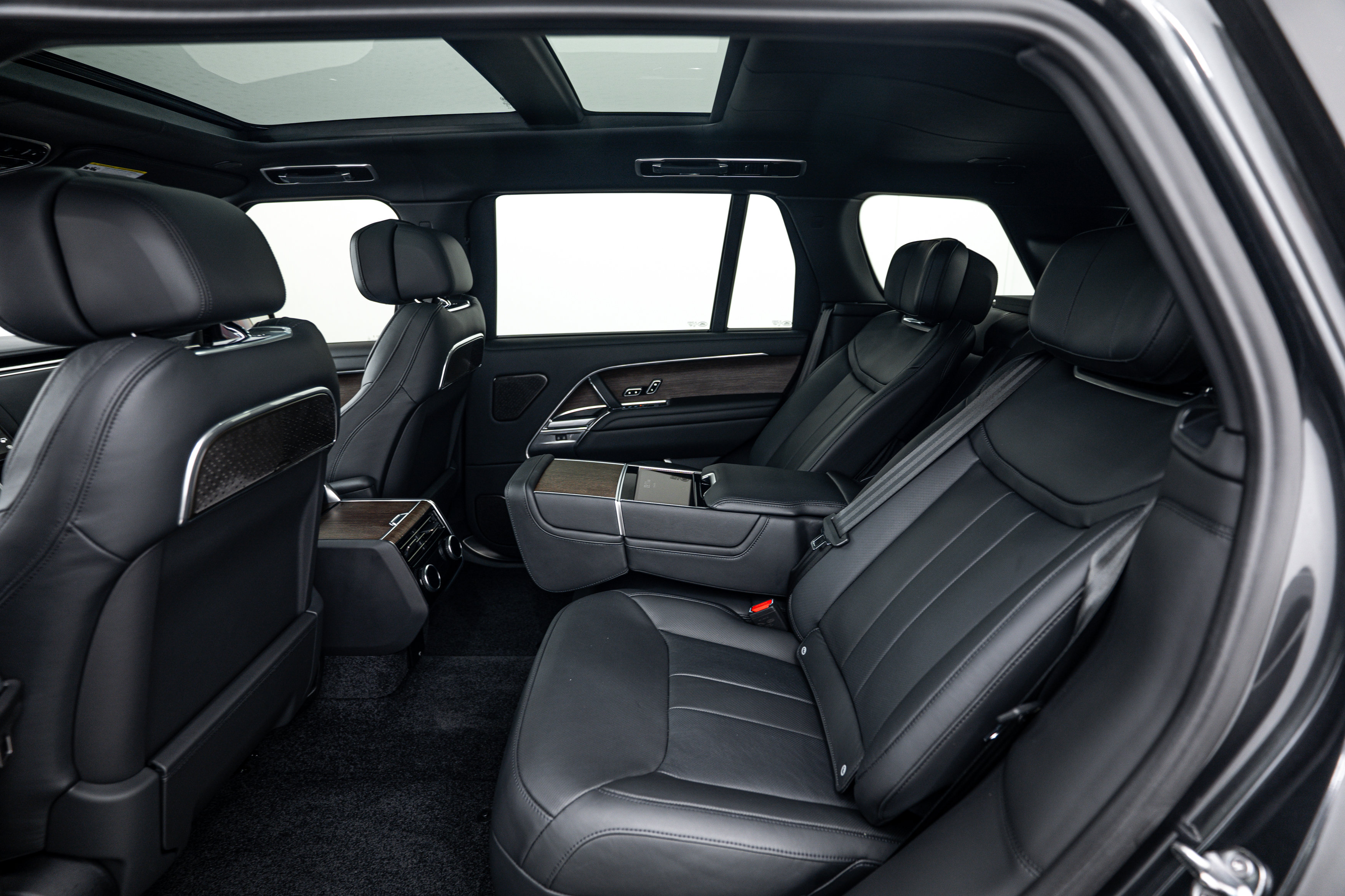 Used 2024 Land Rover Range Rover Long Wheelbase Autobiography image 20