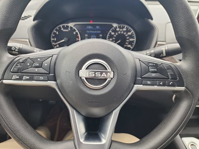 Used 2024 Nissan Altima 2.5 SV FWD image 13