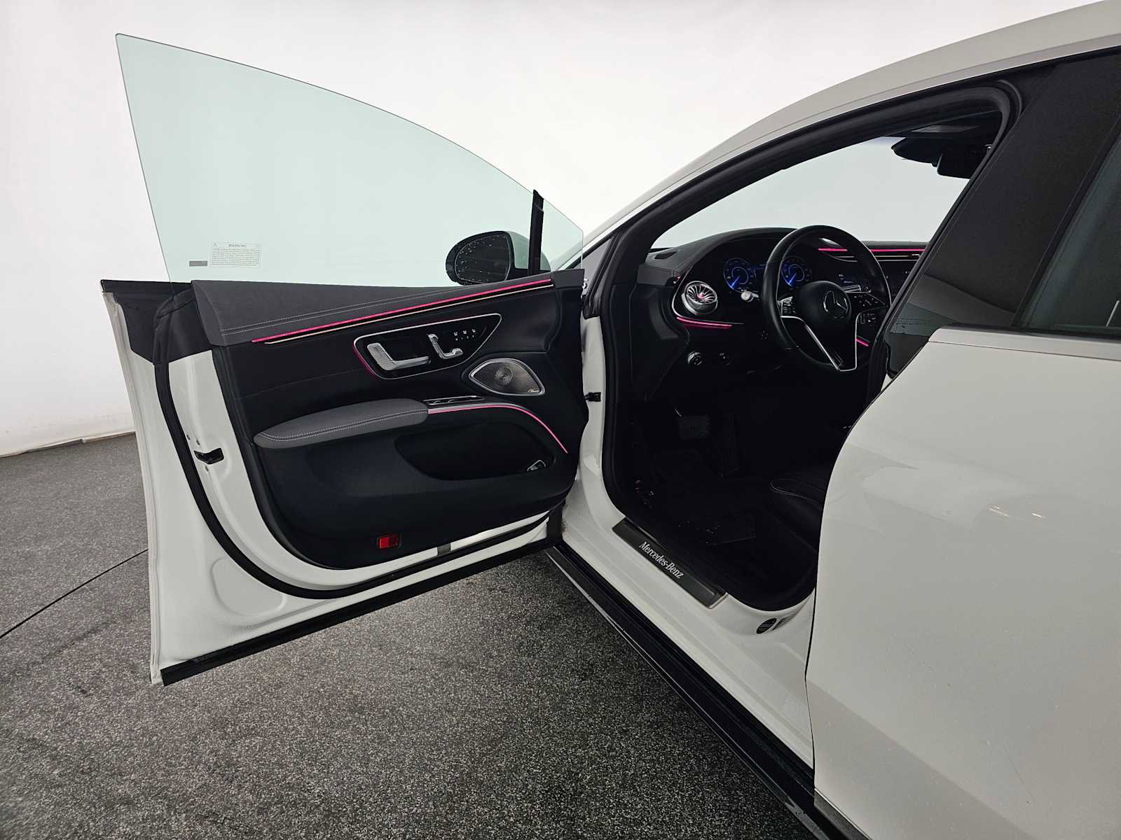 Certified 2023 Mercedes-Benz EQS 580 4MATIC Sedan image 19