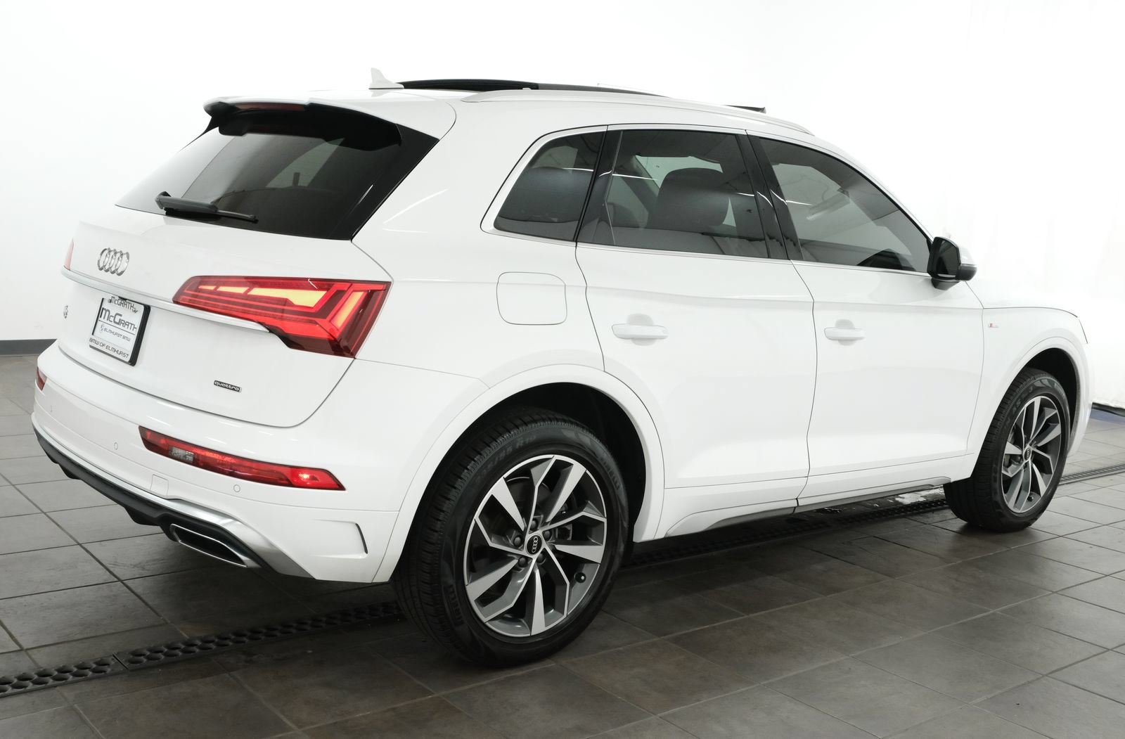 Used 2022 Audi Q5 2.0T Premium Plus w/ Premium Plus Package AWD/4WD image 7
