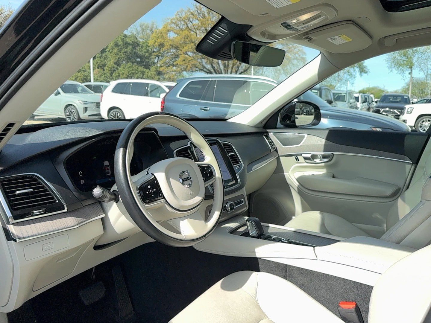 Certified 2023 Volvo XC90 B5 Plus w/ Protection Package image 9