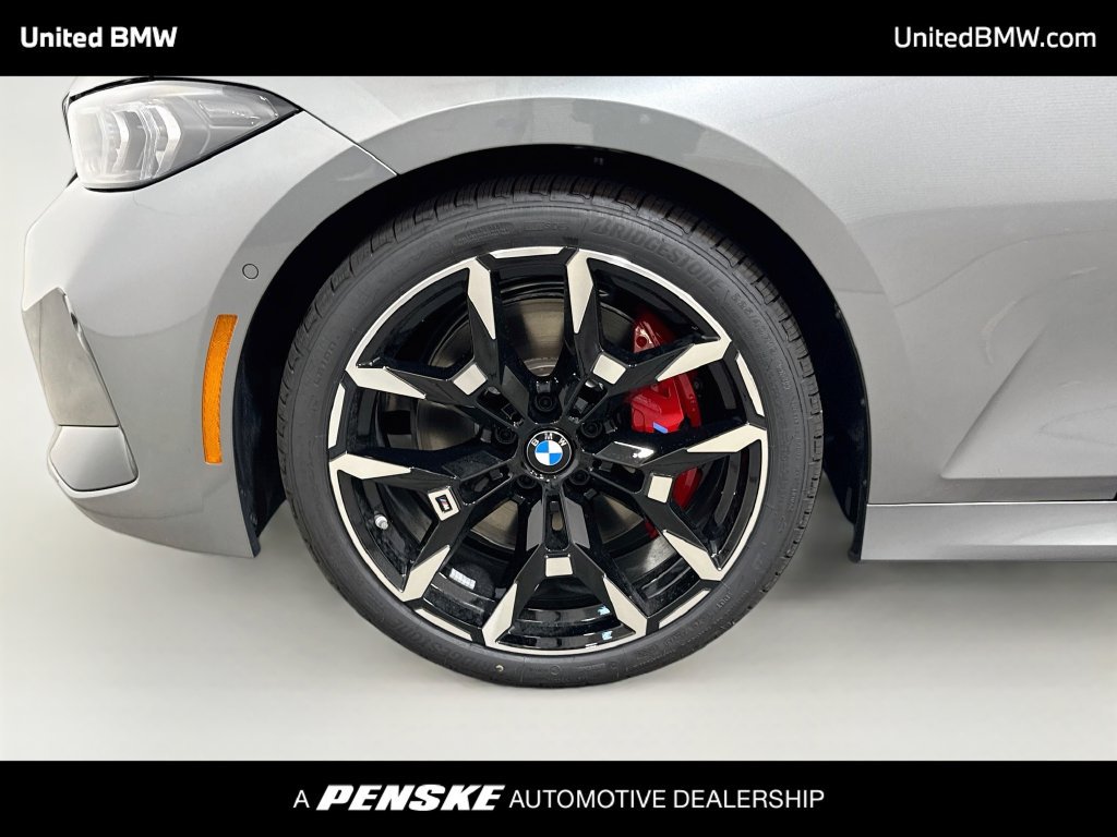 New 2026 BMW 330i Sedan w/ M Sport Package RWD image 2