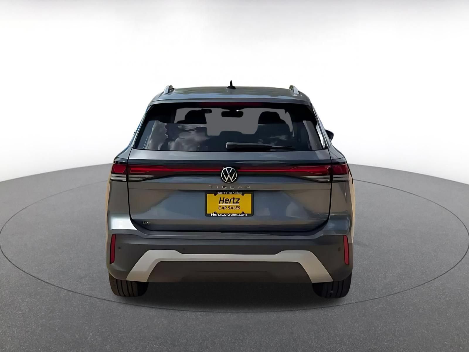 Used 2026 Volkswagen Tiguan SE FWD image 12