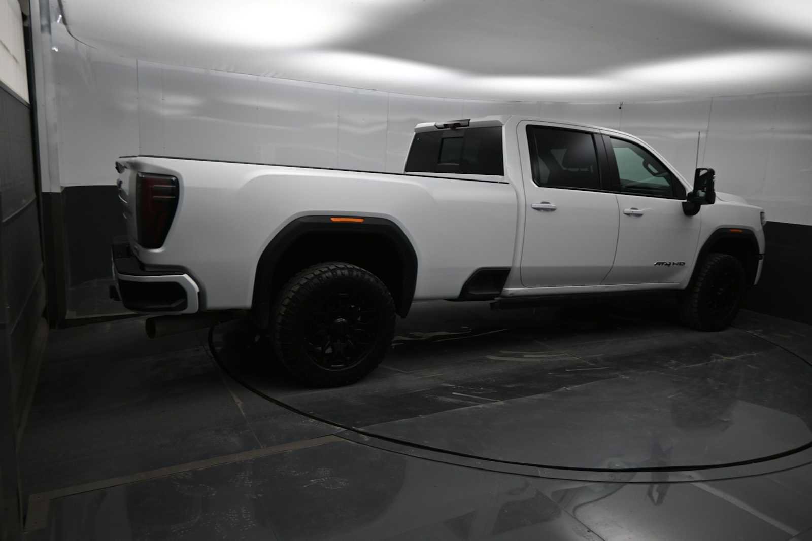 Used 2024 GMC Sierra 2500 AT4 w/ AT4 Premium Plus Package AWD/4WD image 22