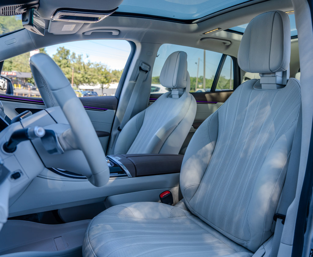 Used 2023 Mercedes-Benz EQS 450+ SUV image 19