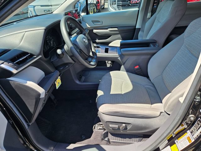 Used 2024 Toyota Sienna LE FWD image 19
