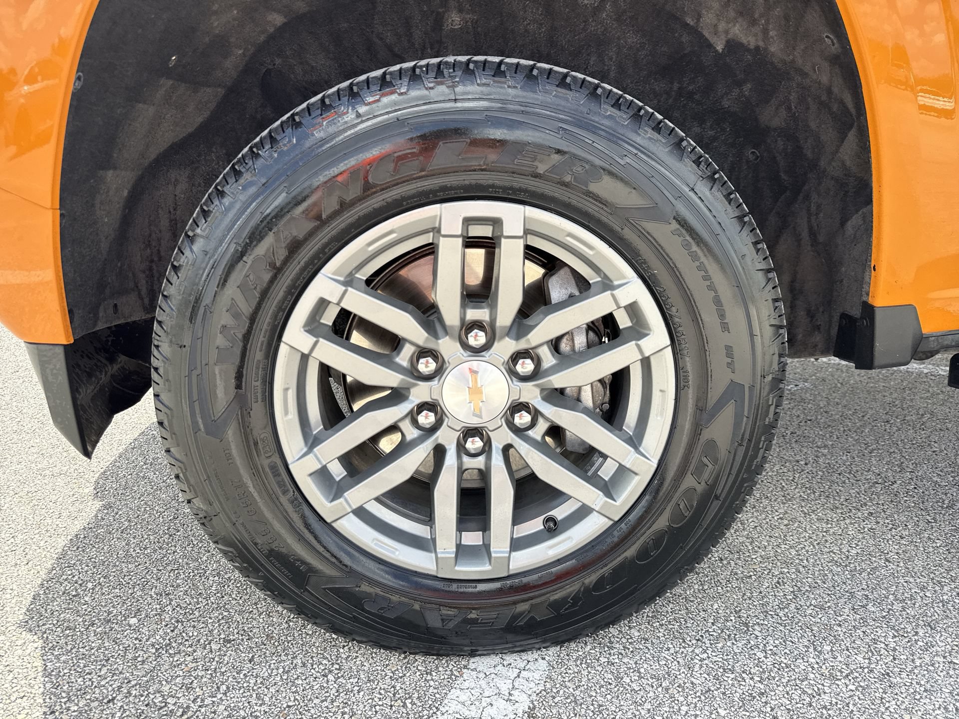 Used 2026 Chevrolet Colorado LT RWD image 18