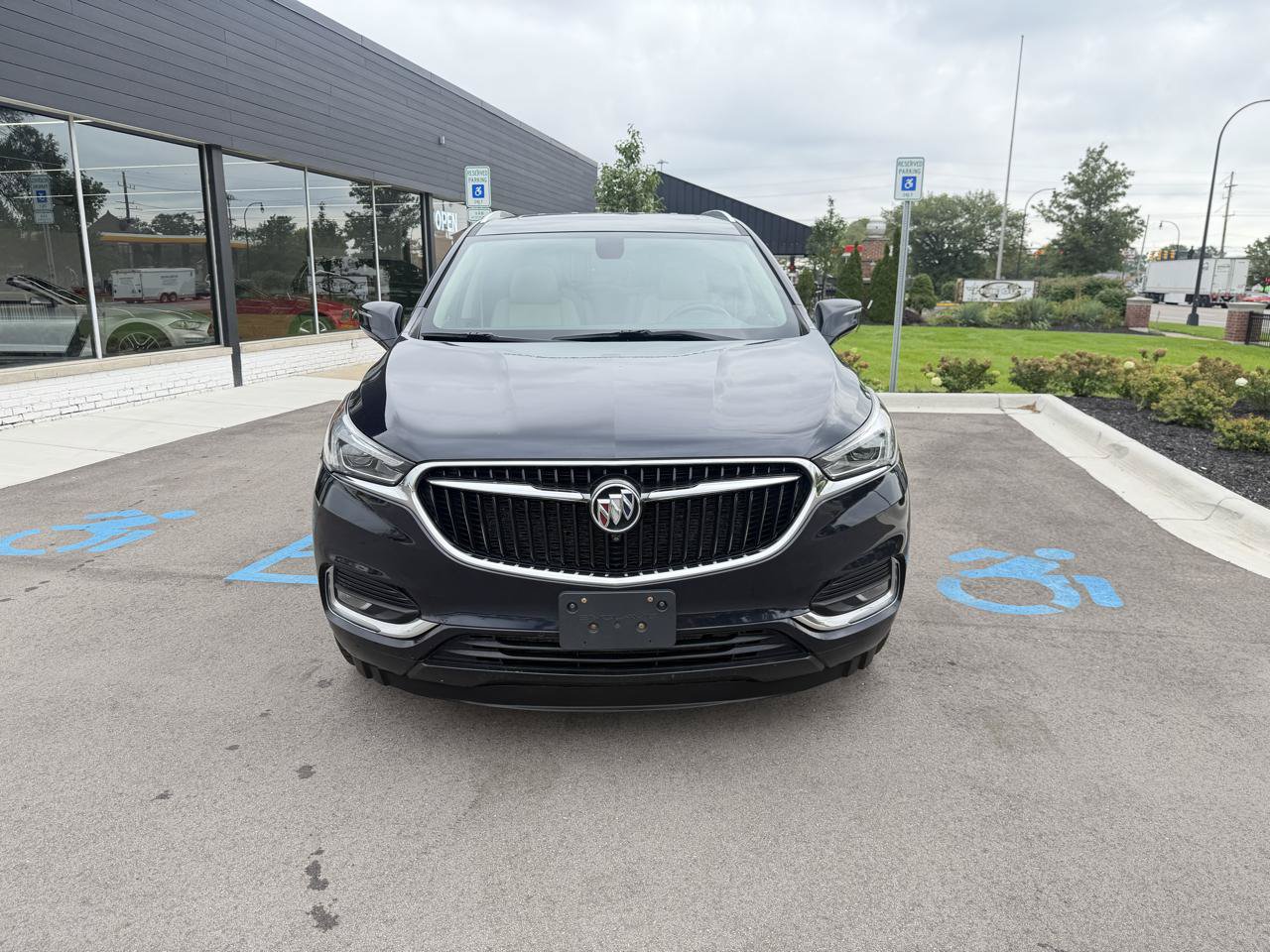 Used 2020 Buick Enclave Essence w/ LPO, Floor Liner Package FWD image 2