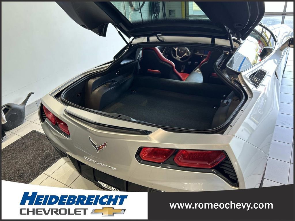 Used 2018 Chevrolet Corvette Stingray Coupe w/ 1LT RWD image 10