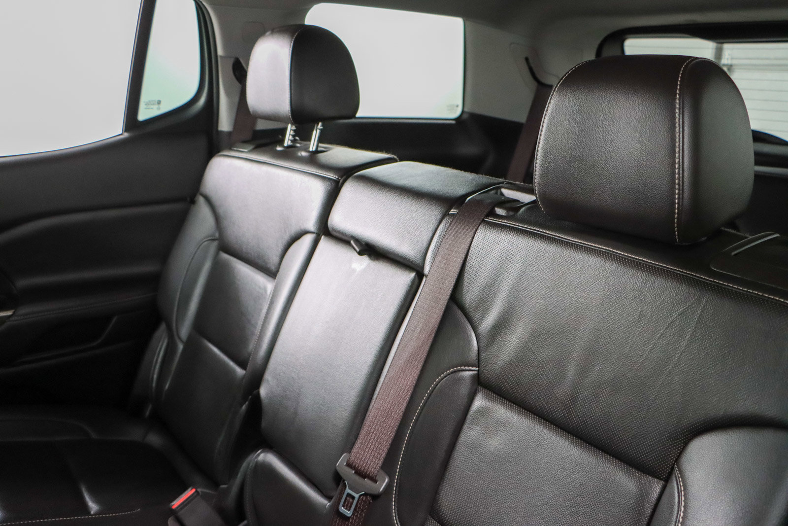 Used 2023 GMC Acadia SLT FWD image 25