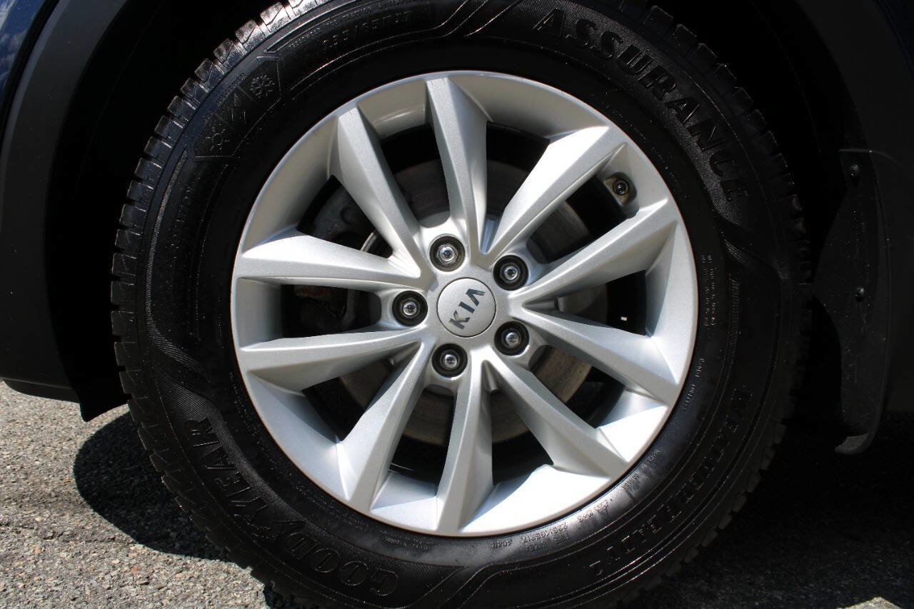 Used 2018 Kia Sorento LX image 18