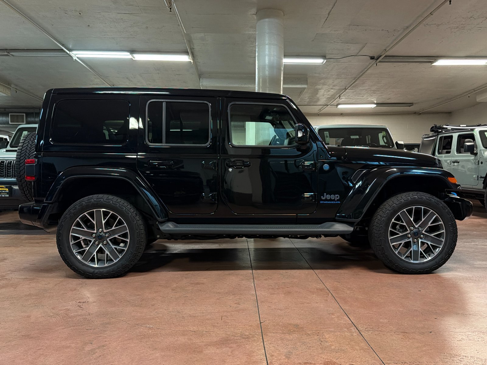 Used 2024 Jeep Wrangler High Altitude AWD/4WD image 6