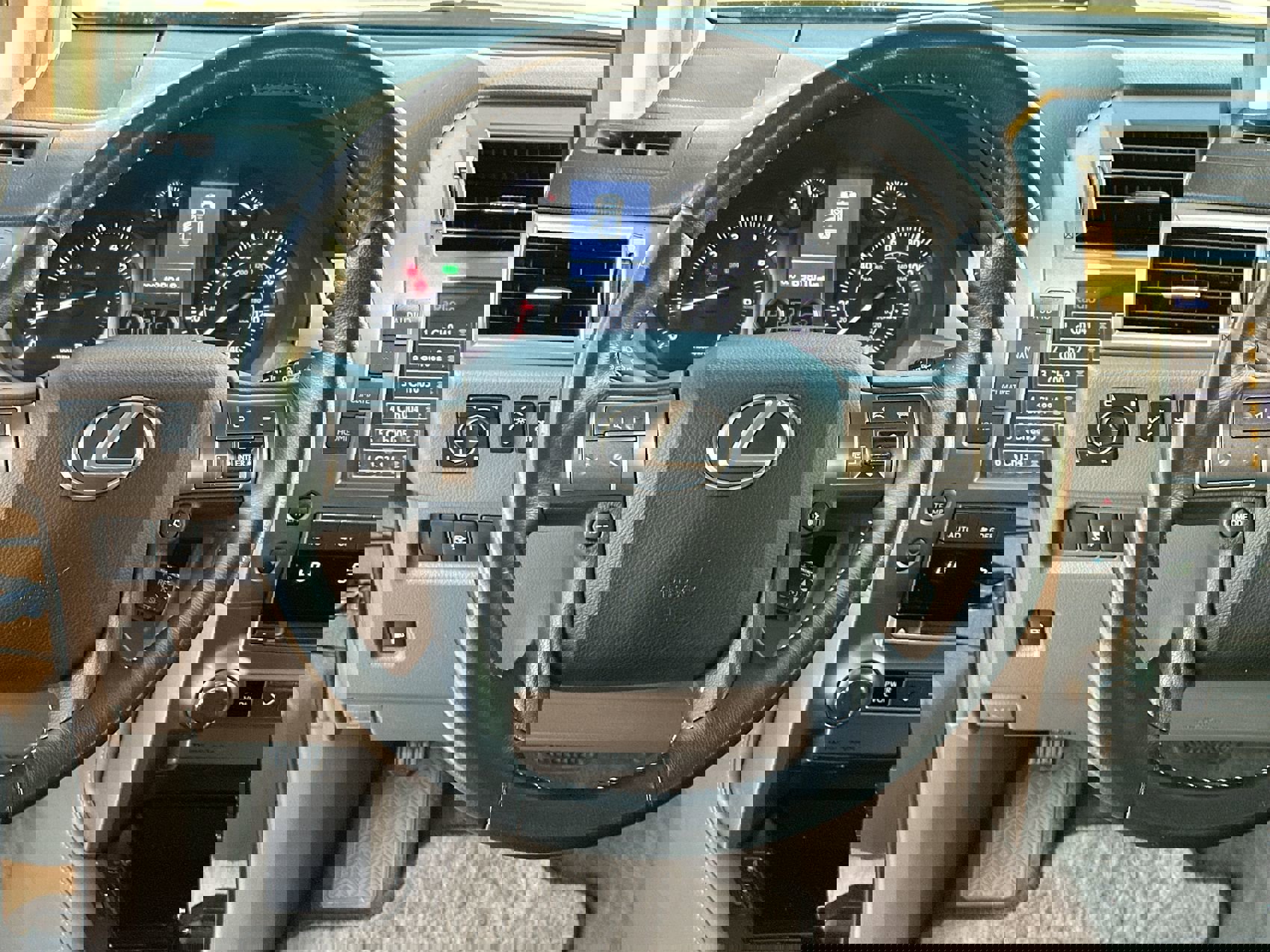 Used 2017 Lexus GX 460 image 14