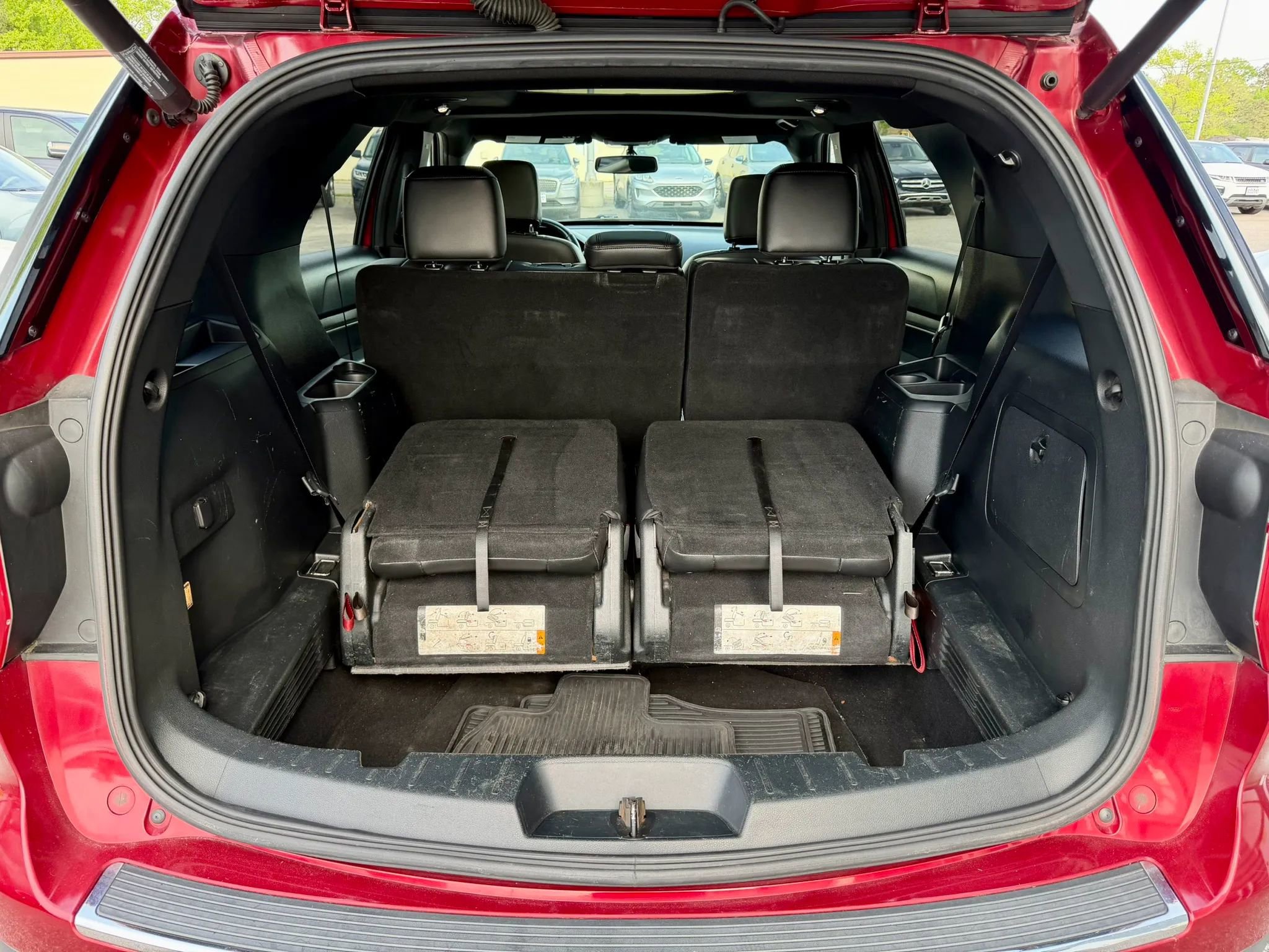 Used 2018 Ford Explorer XLT w/ Equipment Group 202A AWD/4WD image 41