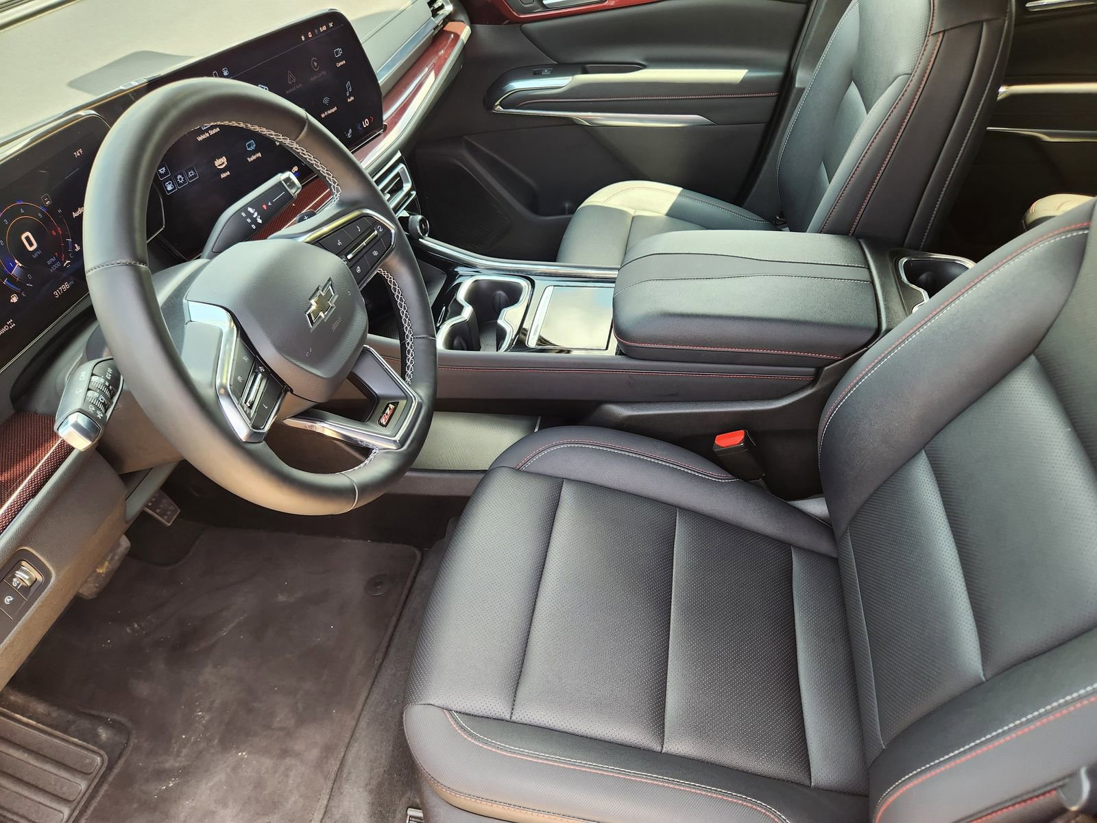 Used 2024 Chevrolet Traverse Z71 AWD/4WD image 13