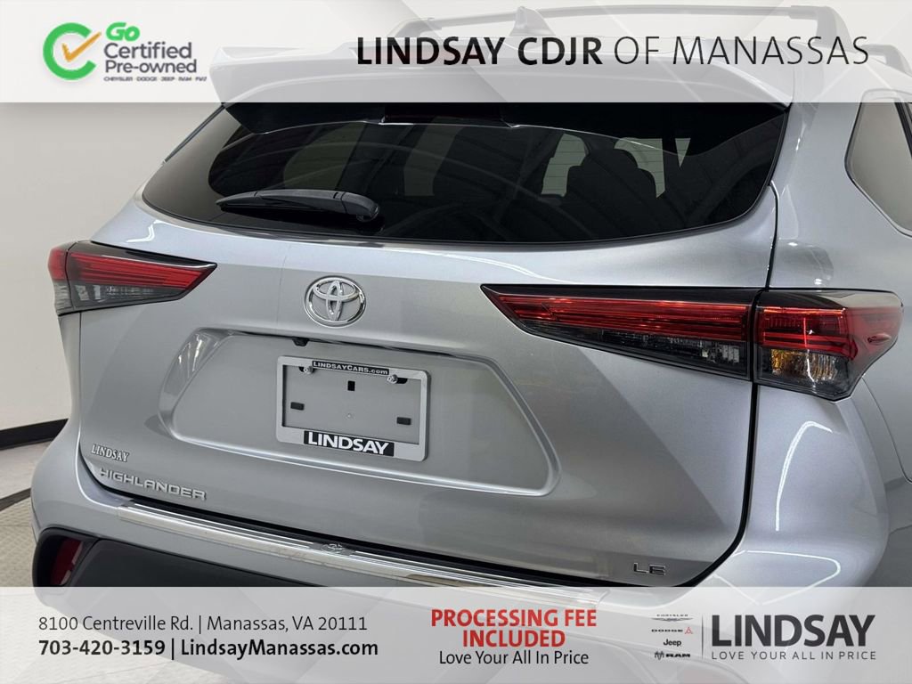 Used 2023 Toyota Highlander LE FWD image 9