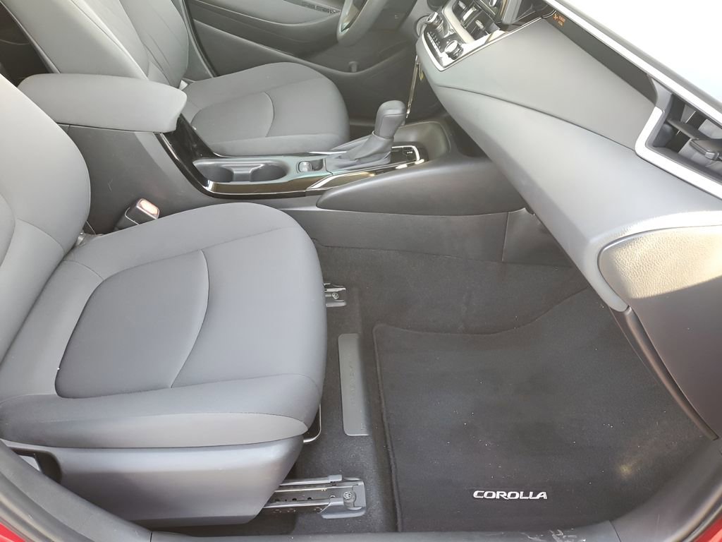 Used 2022 Toyota Corolla LE image 16