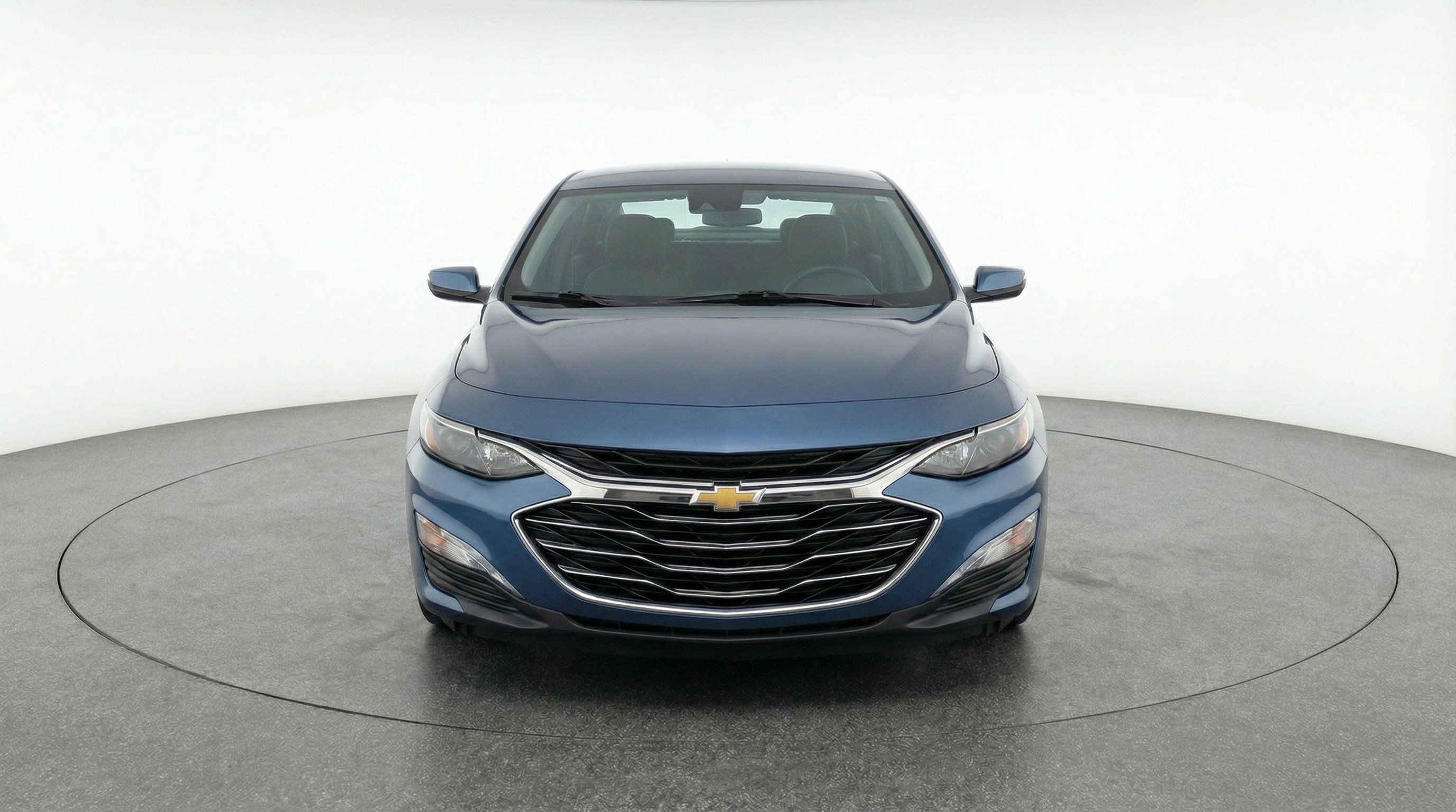Used 2024 Chevrolet Malibu LT image 2
