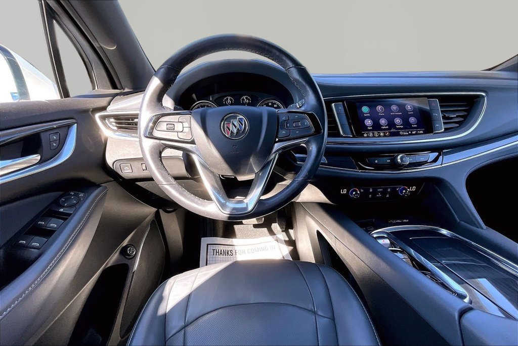 Used 2023 Buick Enclave Essence FWD image 9