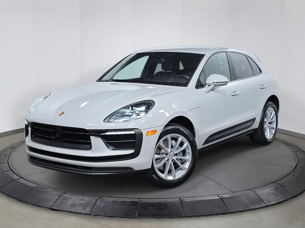 Certified 2025 Porsche Macan image 1