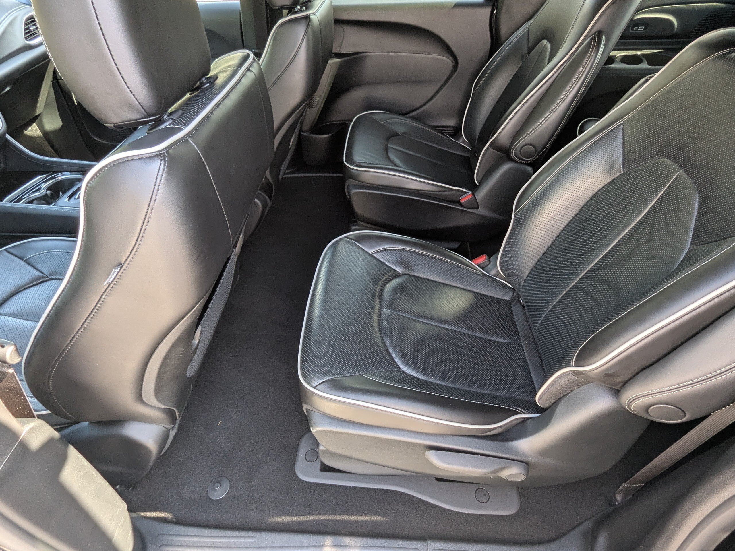 Used 2023 Chrysler Pacifica Limited w/ S Appearance Package FWD image 21