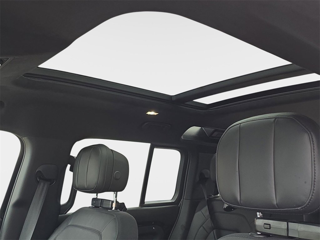 New 2026 Land Rover Defender 110 V8 image 32